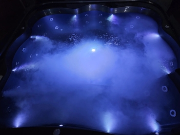 Whirlpool mit Holzofen